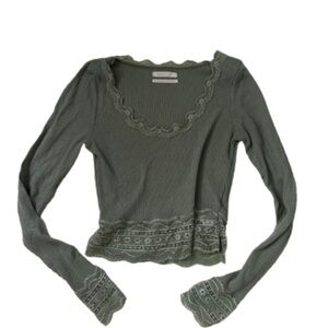 urban outfitters lace crop top longsleeve size small